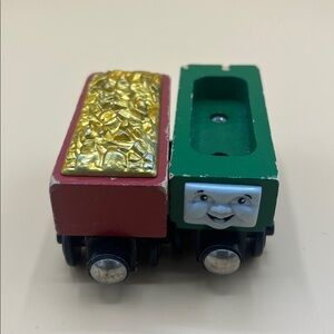 Thomas the Train Wooden Railway Sodor Gold Car Recycling Cargo Car